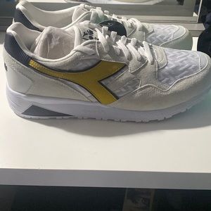 Brand new Diadora sneakers